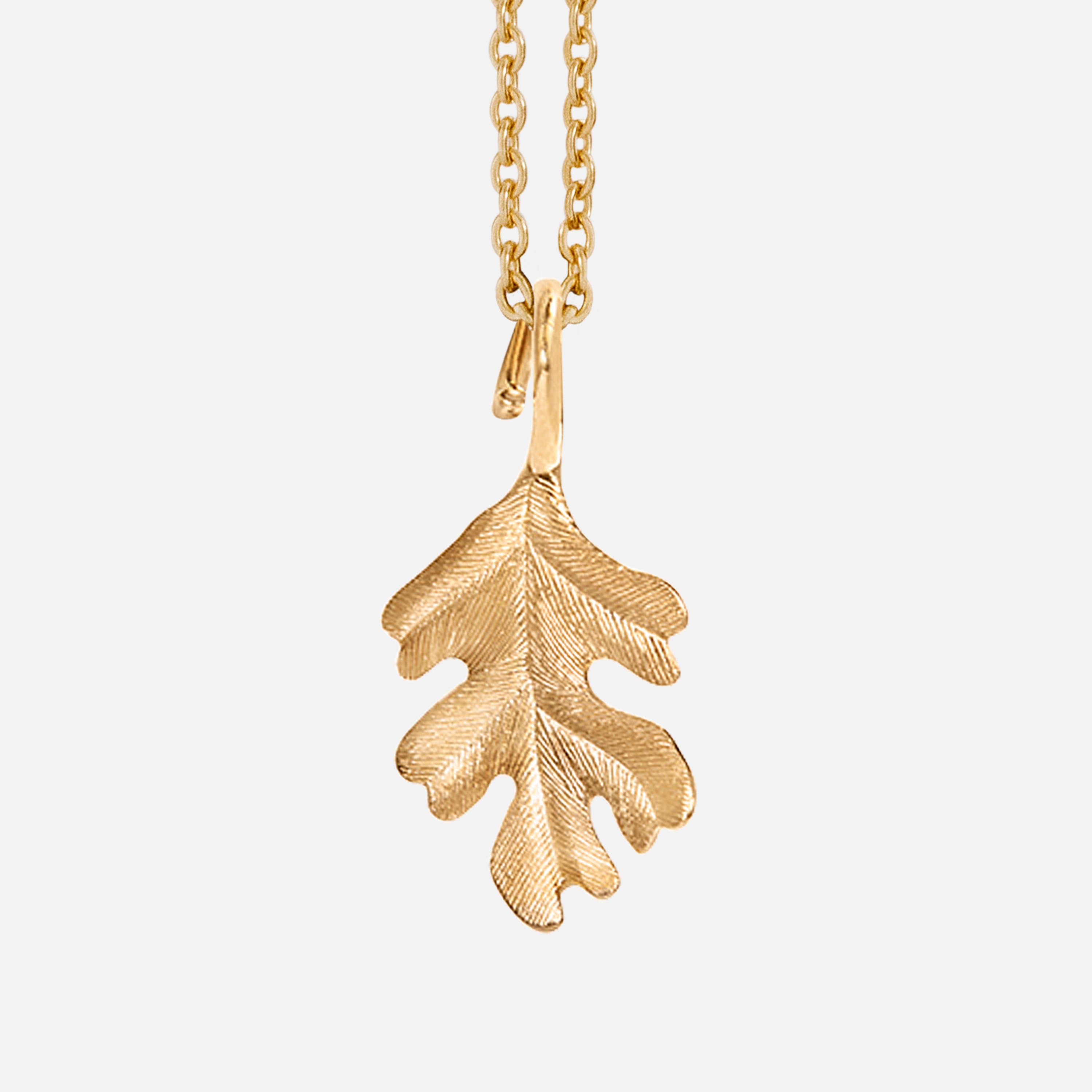 Forest Oak Leaf Pendant Medium