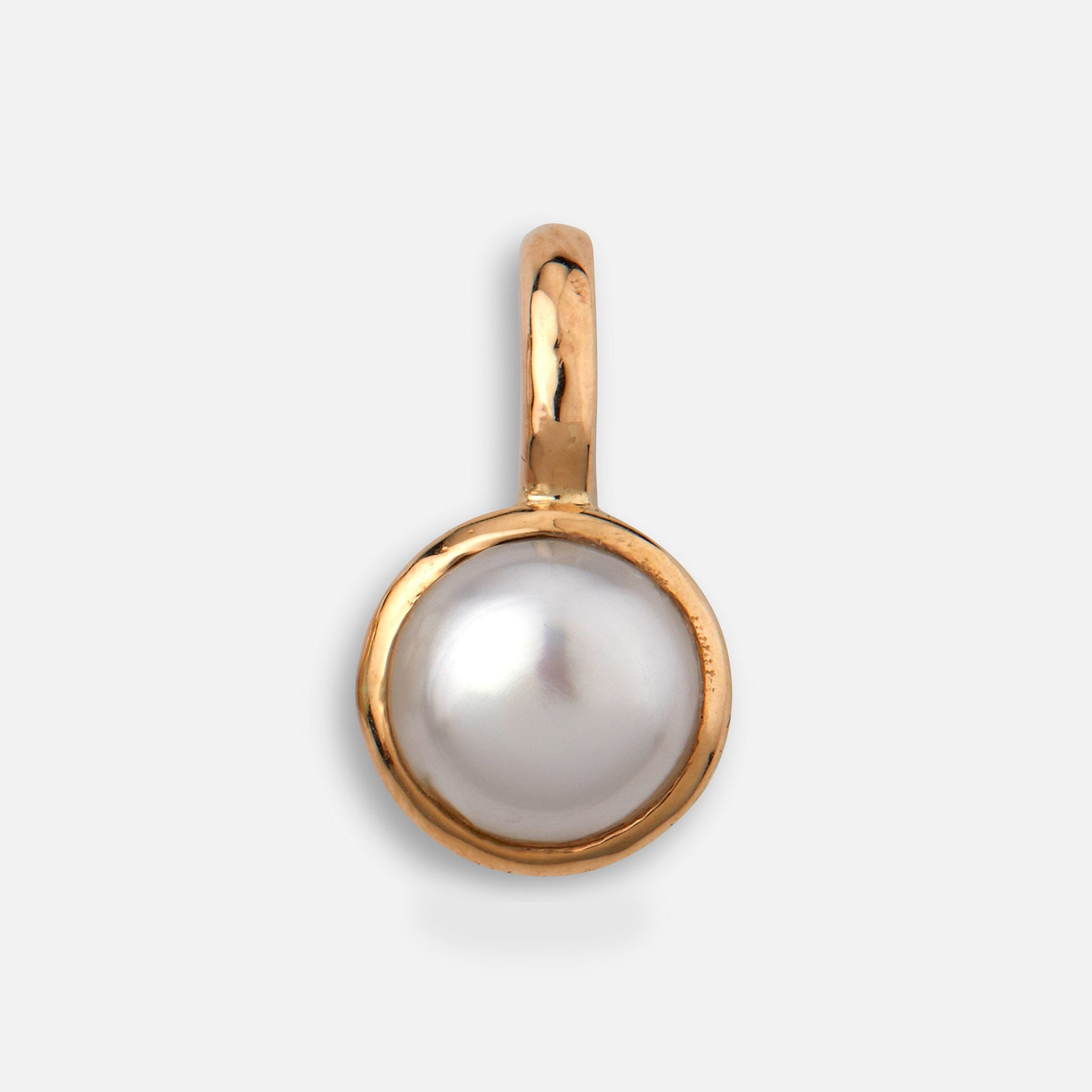 Victoria Cup Pearl Pendant