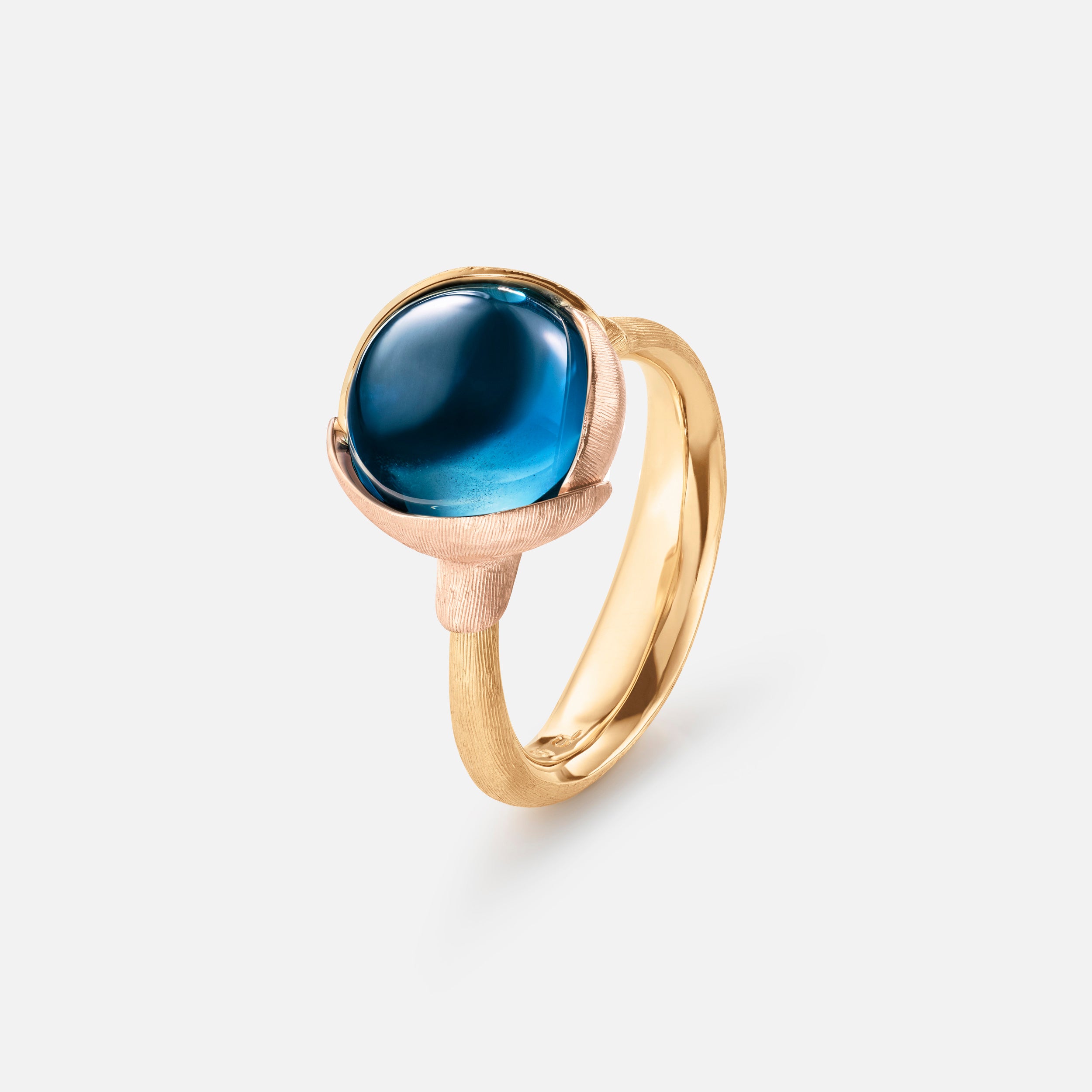 Lotus Ring 2 London Blue Topaz