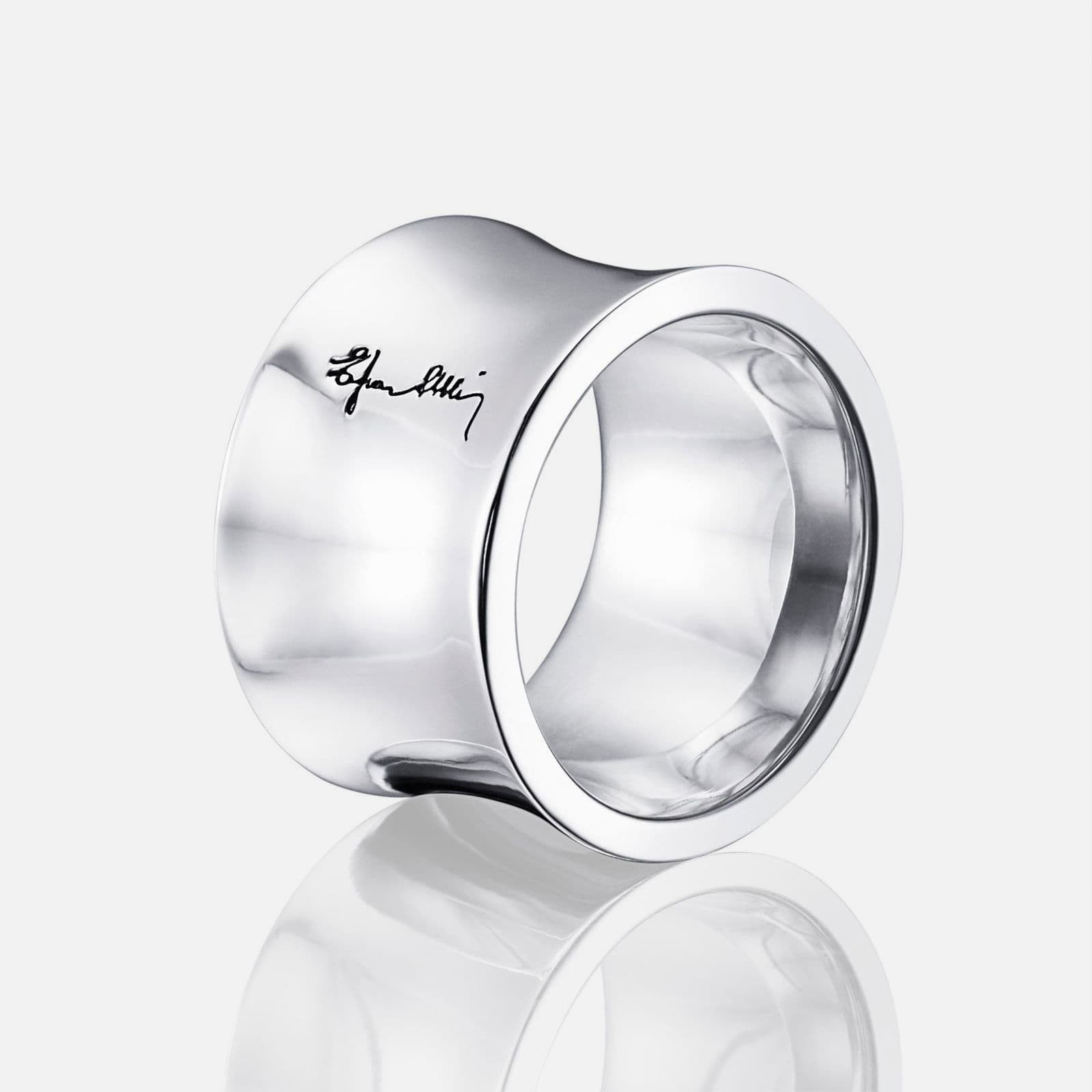 Hooked On Simone Ring